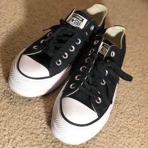 Women’s 7.5 Black Platform Low Rise Converse